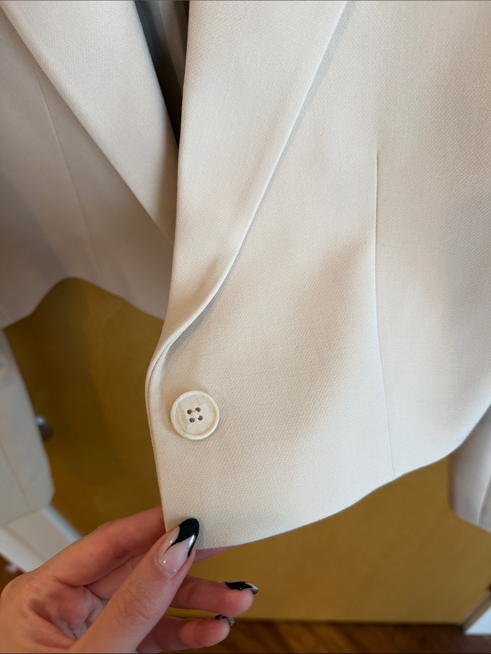 Aritzia Arbus Cropped Cream Blazer Jacket - Picture 4 of 11